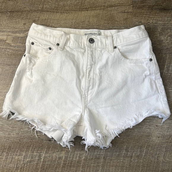 Abercrombie & Fitch The 4” Short High Rise Size 4/27 - Picture 1 of 4